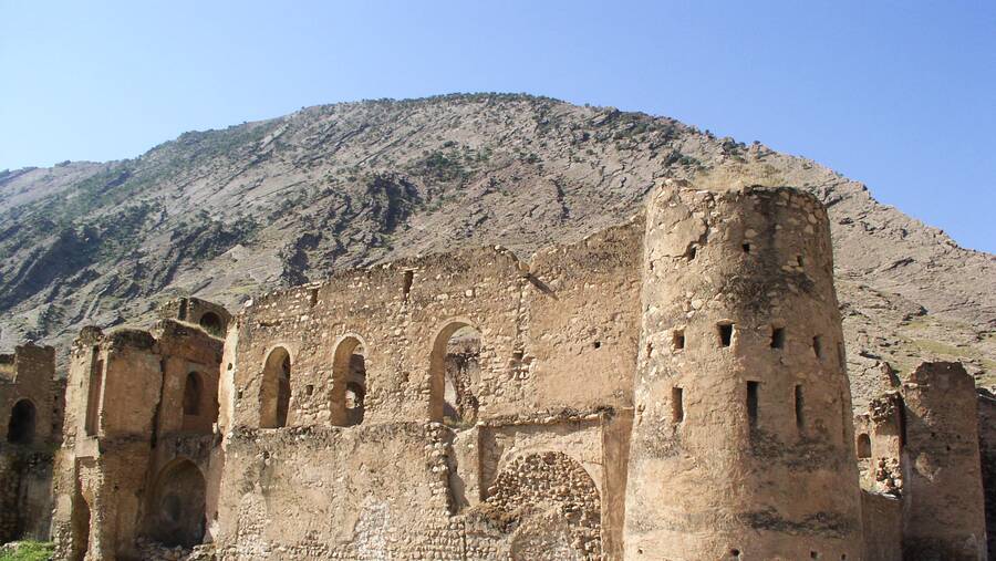 Sheikh Makan Castle (Pour Asharaf) 